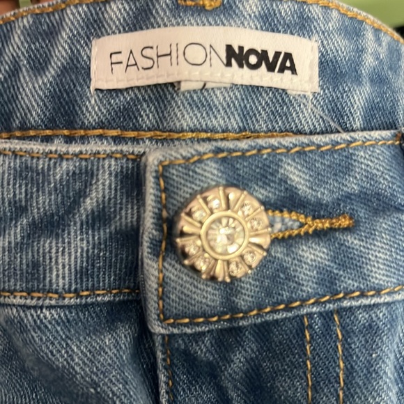 Fashion Nova Light Denim Sequin Butterfly jeans with jeweled bottom Size Large - Picture 11 of 12